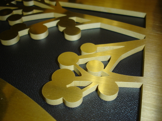 切り文字加工 - ワイヤーカット放電加工の青山放電 (大阪市平野区)